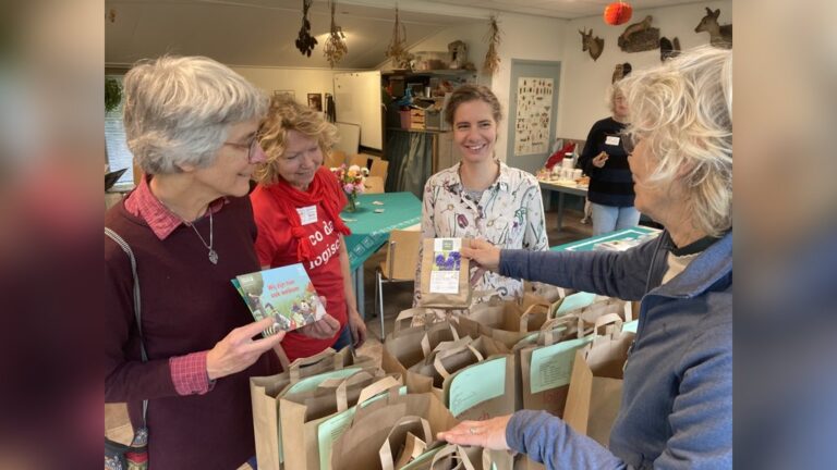Veltcafé met optreden Sjaalman & Co in de Groene Inval — Natuur in Baarn